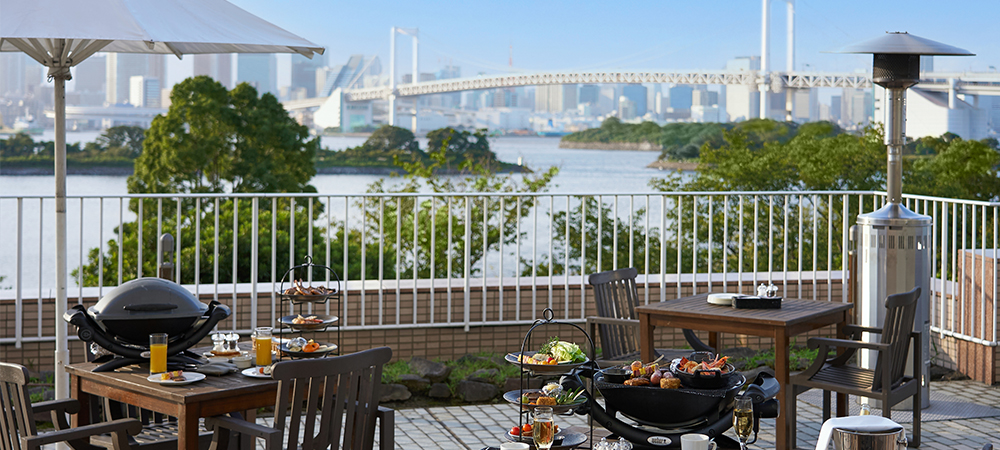 qテラス アブレイズ 目の前に広がる絶景と選べるbbqコース9月より秋の新メニュー Tボーンステーキ登場 お台場のホテルなら ヒルトン東京 お台場