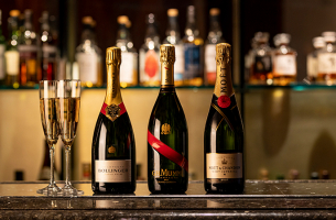 メインバー「キャプテンズバー」Champagne Collection - Voyage La Champagne  