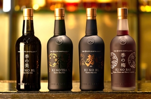 メインバー「キャプテンズバー」Japanese Gin  Collection –  
