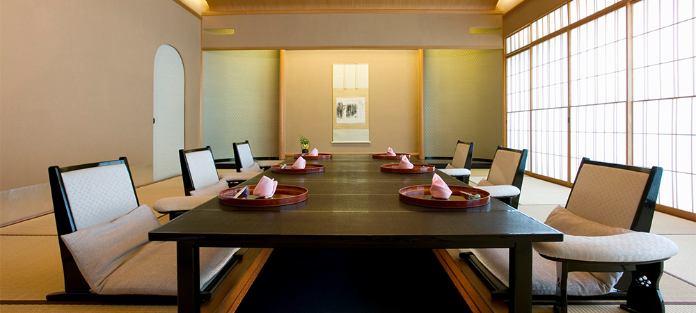 【4名様以上・個室確約】日本料理「さくら」お祝いプラン記念日や女子会、ご家族・ご友人とのお食事会に
