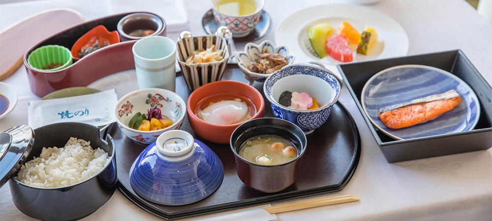 プライベート空間でゆったり過ごす朝～ルームサービス朝食メニューのご紹介～