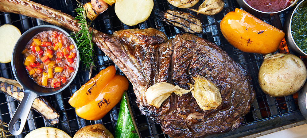 BBQテラス「アブレイズ」約1kgの肉を豪快に喰らう！トマホークプレート
