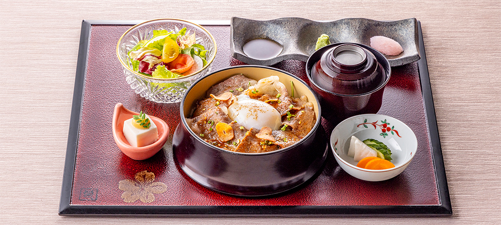 【平日限定ランチ】日本料理「さくら」選べる御膳～鱸(スズキ)の洗い、味噌煮込みうどん、黒毛和牛～