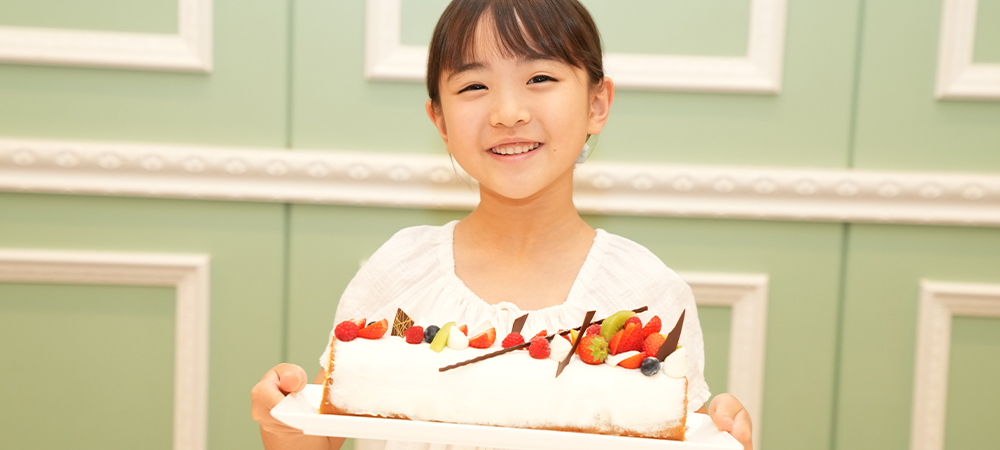 【8月10日開催】夏休みちびっこ体験プラン フルーツロールケーキ作り～ランチビュッフェ付き～