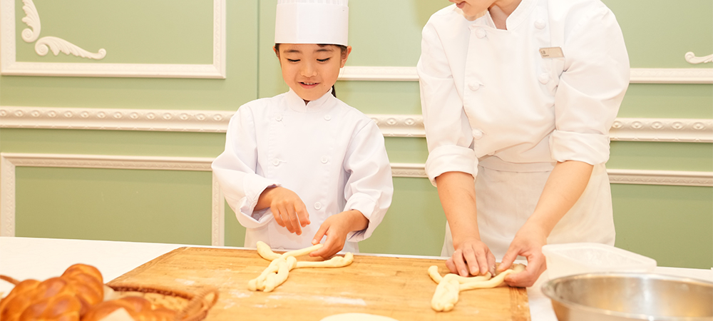 【8月9日開催】夏休みちびっこ体験プランちびっ子パン作り体験～ランチビュッフェ付き～