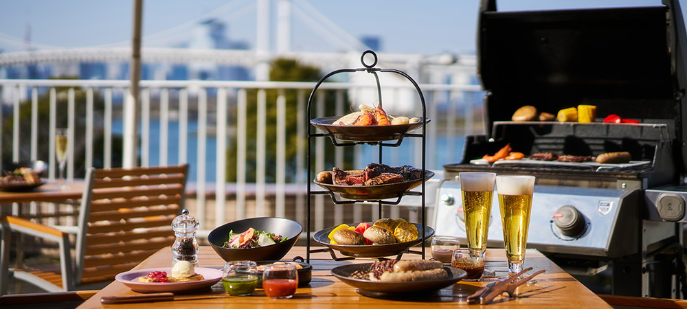 東京湾を望む絶景テラスで黒毛和牛や1kgトマホークを味わうバーベキューテラス 「アブレイズ」
