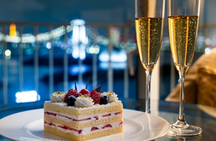 【記念日プラン】お部屋で祝う特別なSTAYを～ホールケーキ＆シャンパン付き～